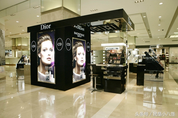 大牌化妆品专柜便宜还是官网便宜,大牌化妆品凭什么卖得那么贵