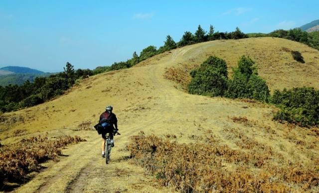 昆明十峰梁王山登山详细攻略,昆明十峰大尖山
