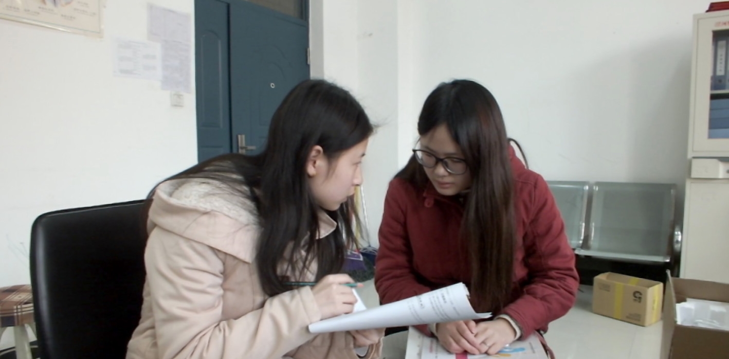 大学美女学霸手绘人体解剖图太逼真堪比印刷成为网红