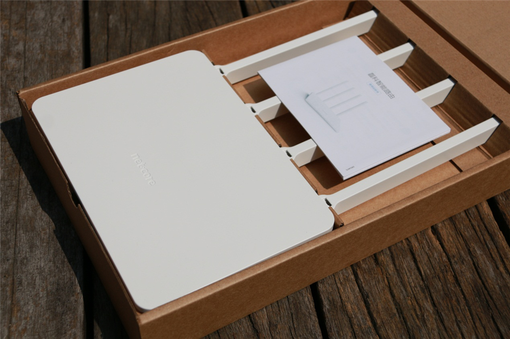 磊科智能路由器N1：全能插件穿墙小能手