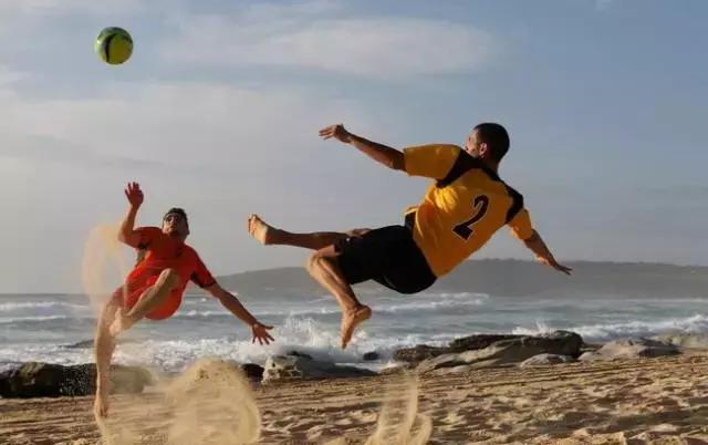 近期中国对伊朗足球比赛,中国足球1比0击败伊朗的视频