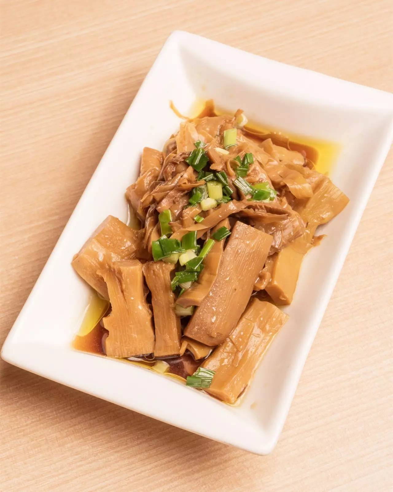 发春的季节，我只想吃你！