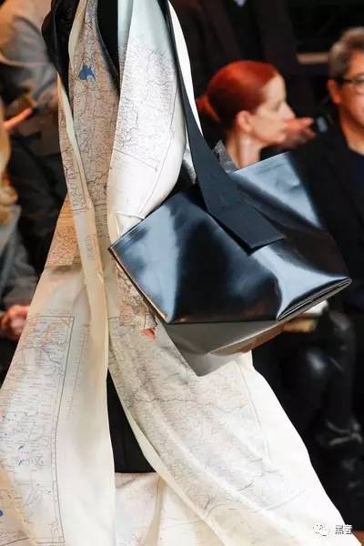 valentino2021秋冬时尚系列,valentino秋冬系列