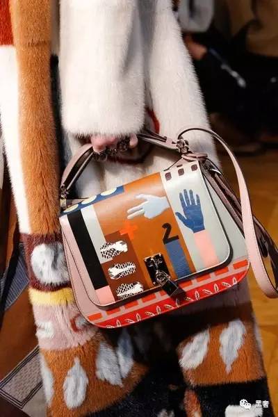 valentino2021秋冬时尚系列,valentino秋冬系列