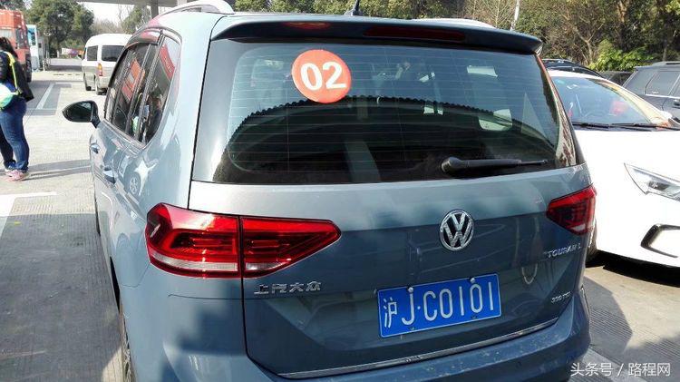 3月8日女神节，黎里古镇和内衣店聚集了一众男神女神？