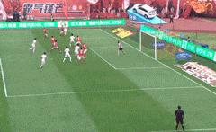 中超骂裁判名场面,裁判一脸懵逼视频