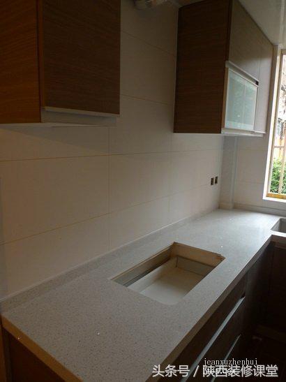 带天井的木头老房子,60平老房子一楼带院子