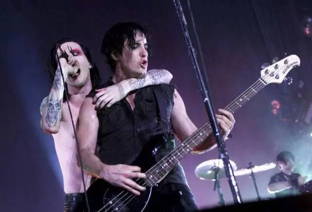 不会穿衣服的乐手不是好乐手？