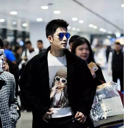 陈学东机场“板寸头”，引领17春男士发型新时尚