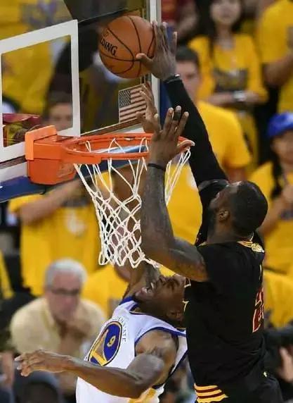 詹姆斯重回克利夫兰骑士,克利夫兰受到神的诅咒