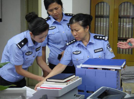 跟警脚步一起揭秘户籍民警的日常,带你了解更多警察知识