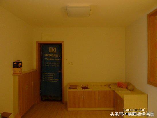 带天井的木头老房子,60平老房子一楼带院子