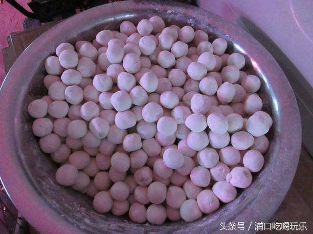 吃在浦口古稀老夫妻喊你来吃手工元宵喽！三块钱六个卖了15年