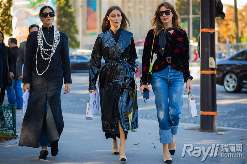 摆脱土气！2017黑底印花时髦更百搭