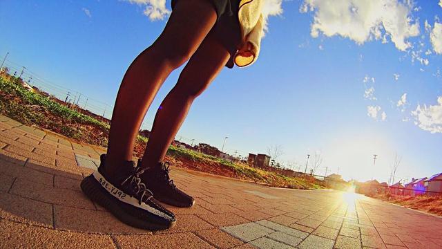 为什么椰子鞋这么受欢迎 (椰子鞋为啥不流行了)