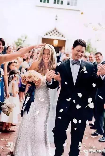婚礼退场的漂亮“花招”！创意上线！