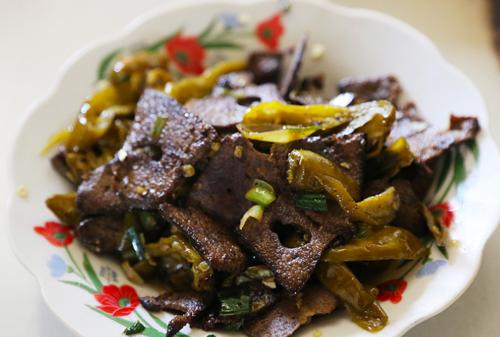 恶心干呕呕吐,老是恶心干呕呕吐是怎么回事