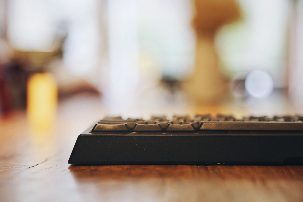 雷蛇键盘雨林狼蛛v3轻薄款,雷蛇狼蛛键盘专业版