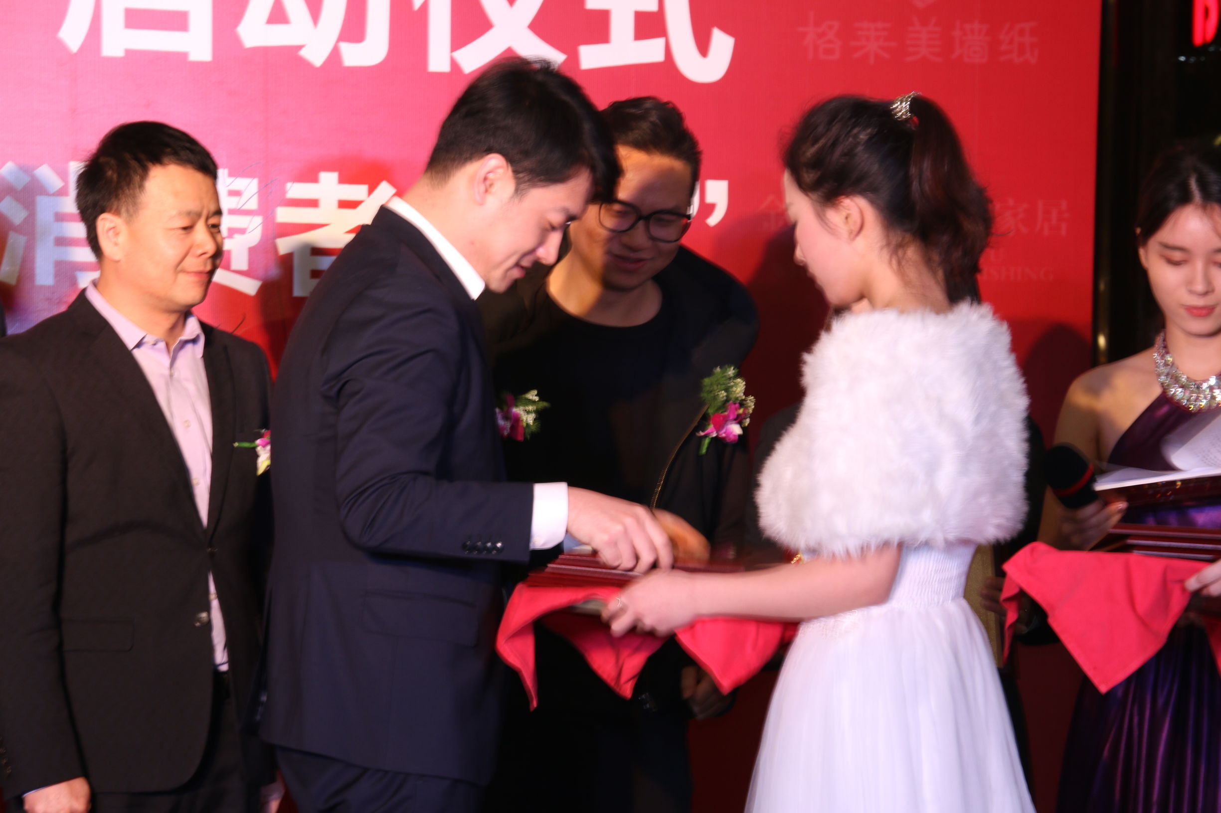 一切向消费者倾斜，新时代家居生活广场“售后服务”全面升级！