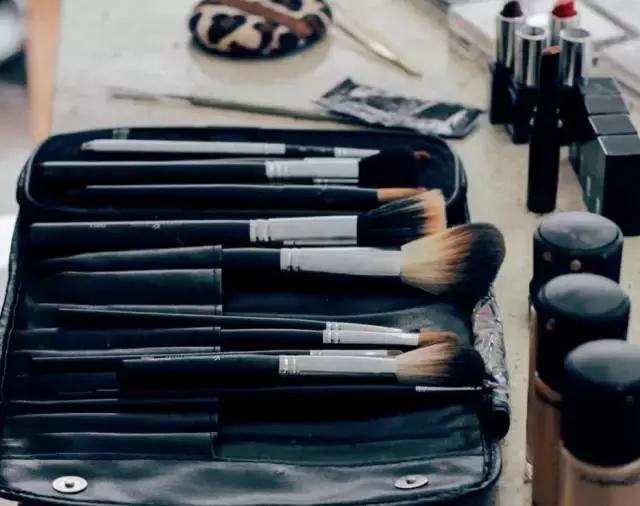 国货性价比高的化妆品,国货新彩妆礼盒开箱价格