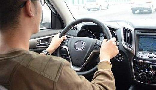 手动挡汽车加减挡操作,手动挡汽车加减挡的正确方法