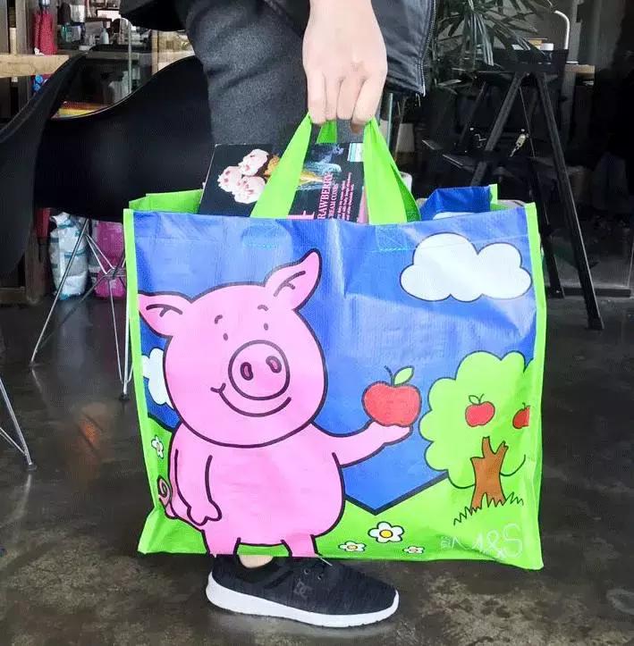 赶在超市关门之前带吃货们来采购,赶在关门之前买东西