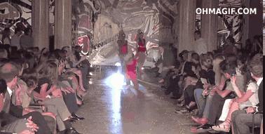 结婚当天婚鞋要穿一整天不能换,婚鞋穿过怎么处理