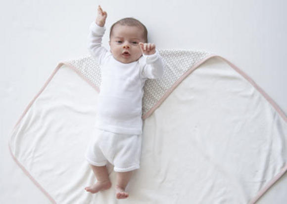 裹婴儿正确方法,裹宝宝的方式