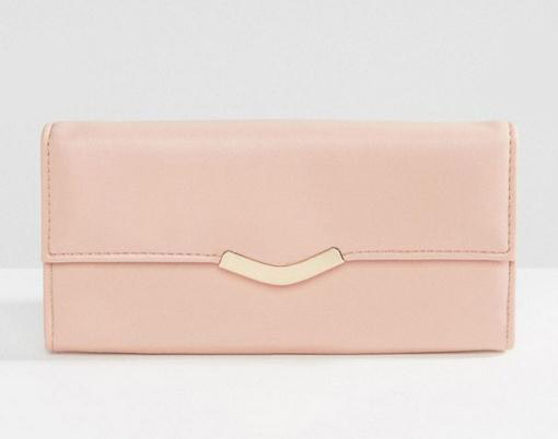 哪个品牌的奢侈品钱包款式好 (快时尚品牌钱包推荐)