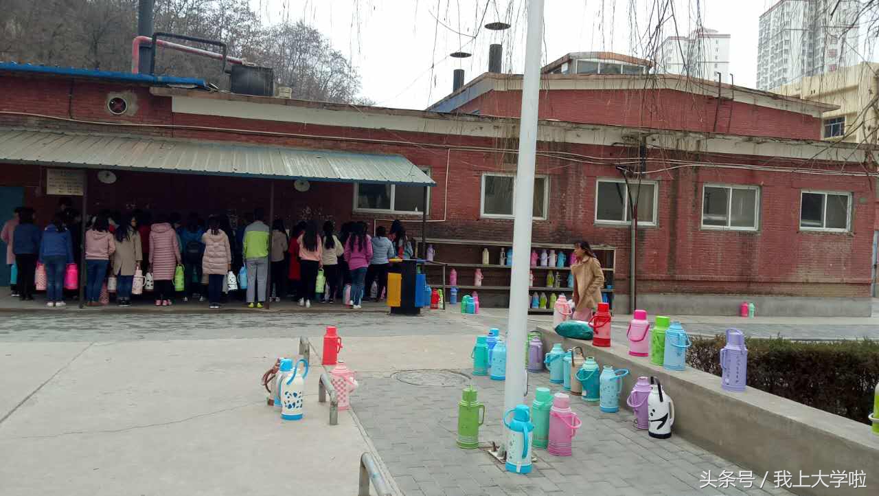 十分钟可以转完的延安大学医学院,我想,妈妈们到这儿会哭的!