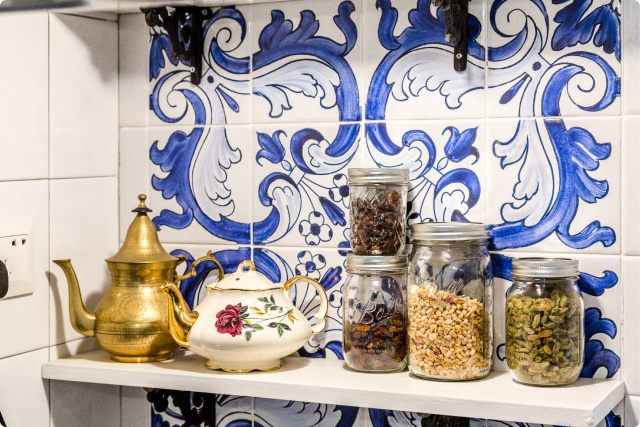 她凑来一堆二手家具,装了人生的第一套房子,关键还特别好看!