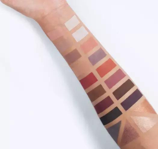 韩系新手彩妆怎么选择品牌,美妆新手的彩妆品牌推荐一下