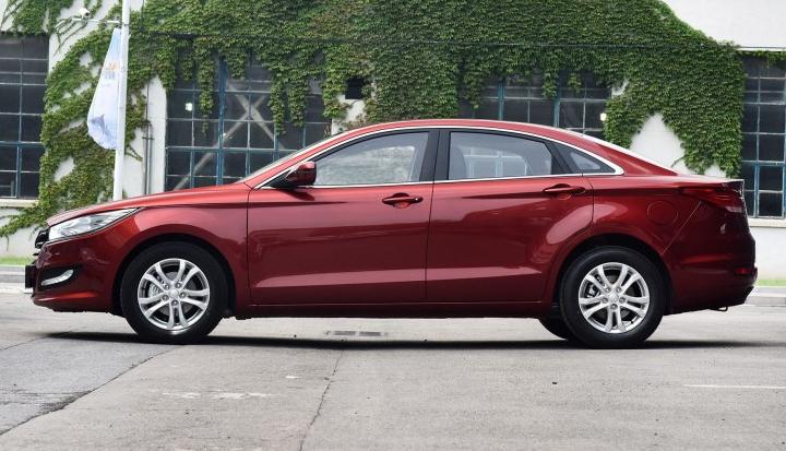 2013款奔腾b50是什么牌子发动机,12年奔腾b50自动挡好还是手动挡好