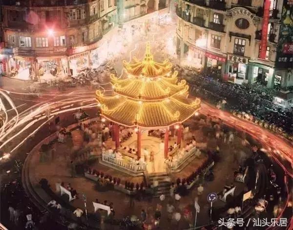 十二名美模，十二种风情，你来“选出”小公园的故事