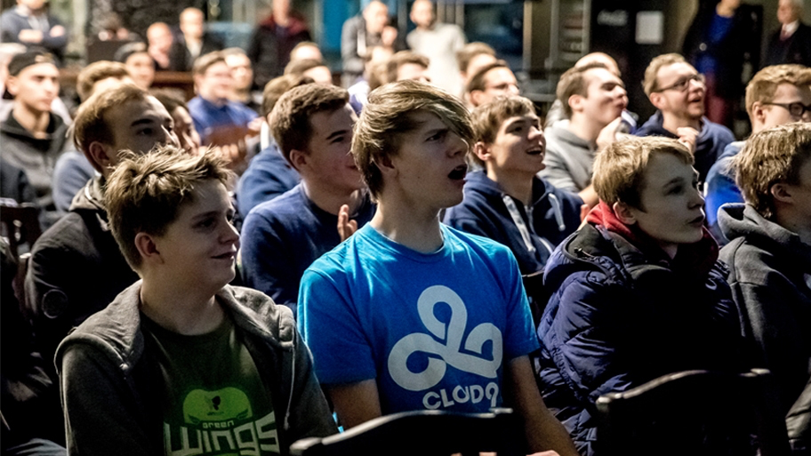 电竞｜足球俱乐部的电竞对决皇家蓝对战巴黎圣日耳曼