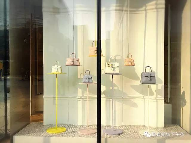 上班族福利:耿直姐妹三分钟带你逛完宇宙中心——三里屯