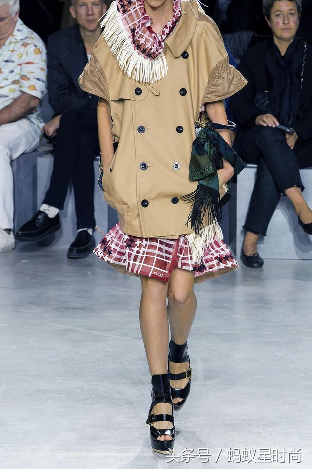 闭上眼也要买件风衣式马甲！