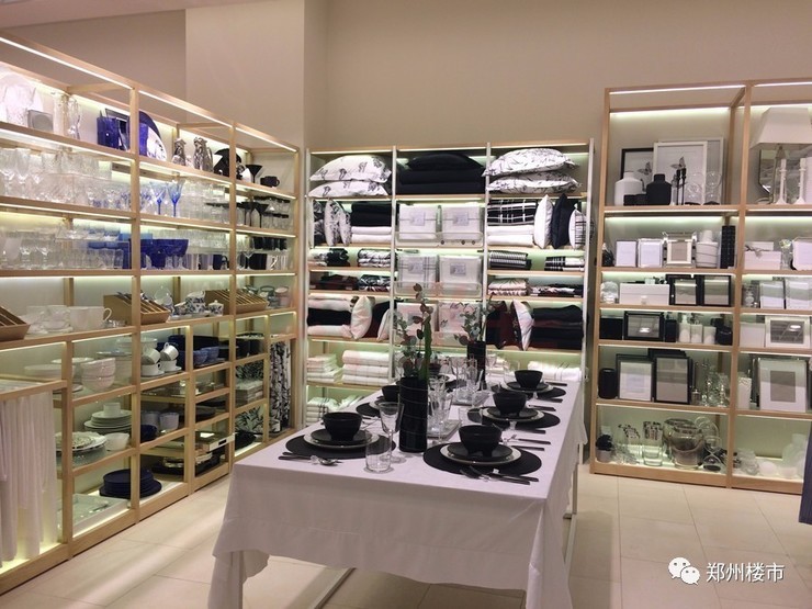 开在富豪门口的“快时尚商业”，它离“火”还有多远？