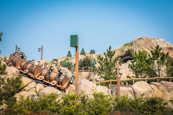 上海迪士尼乐园吃什么比较划算,上海迪士尼酒店住宿攻略