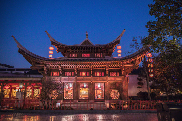 上海迪士尼乐园吃什么比较划算,上海迪士尼酒店住宿攻略