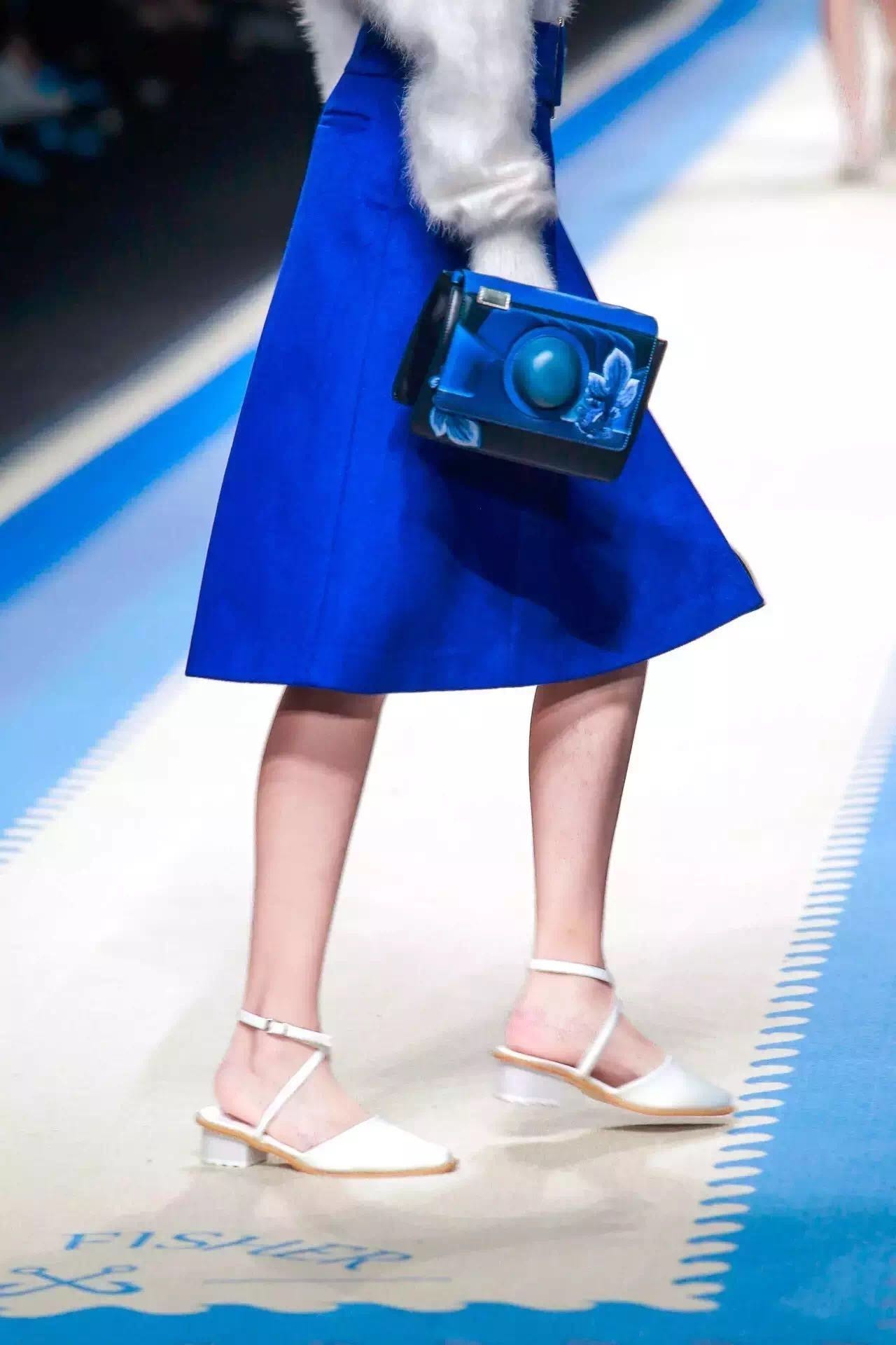 向晚穿搭女装服饰,向晚牛仔穿搭