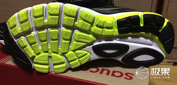 你从不注意的鞋底花纹,却成了乔丹科比封神的“秘密”