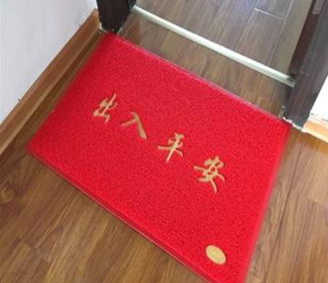 入户门地垫放里面还是外面好,入户地垫放室内还是门外