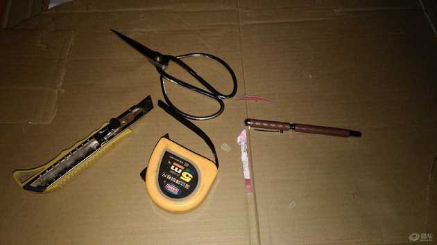 gx7吉利全球鹰后备箱改造,吉利gx7后备箱按钮在哪里