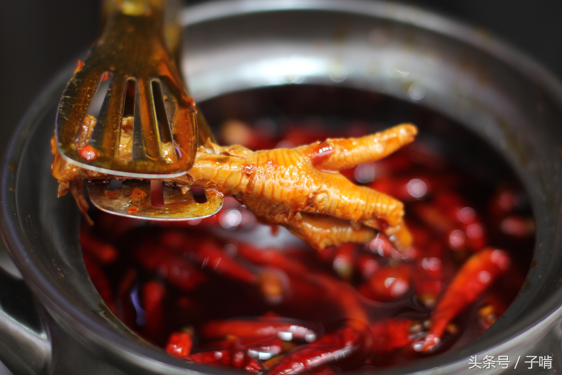 10块钱三个鸡爪,一包十几块的火锅鸡爪