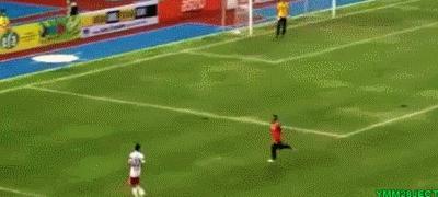 那些足坛精彩瞬间,梅西足球赛场上的搞笑瞬间