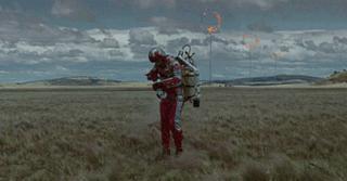 对面翻车了，但我好像还很安全