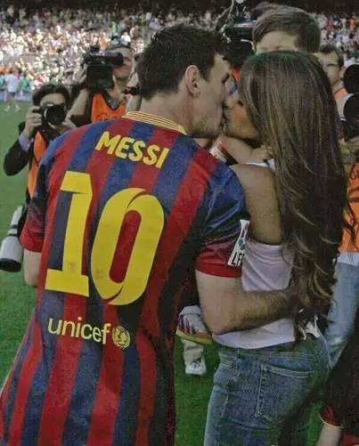 当男友是足球迷,当你男朋友是个足球迷的时候