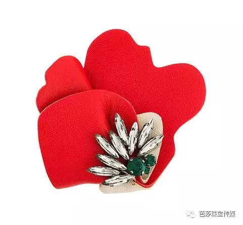 教你美｜低头就掉的皇冠我不要！尊贵的你我需要一枚胸针！