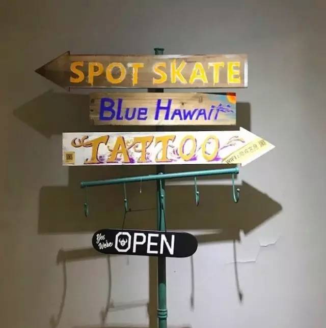 娼潵娼叮鏈嶉グ,娼潵娼叮绮惧搧绔ヨ姗辩獥